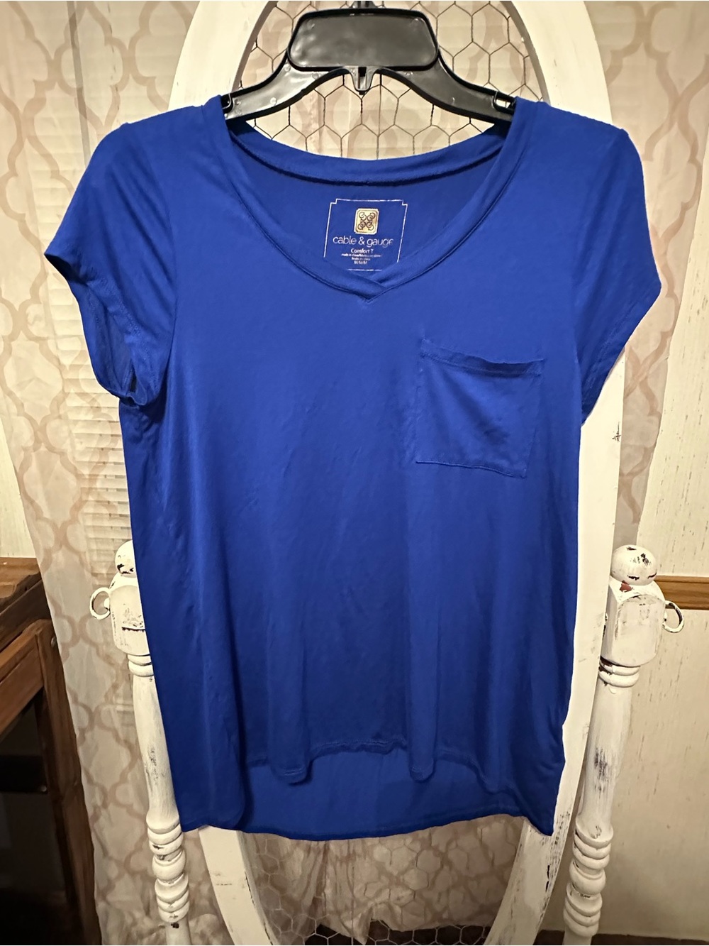 Cable & Gauge Women's V-Neck Pocket Tee in Royal Blue